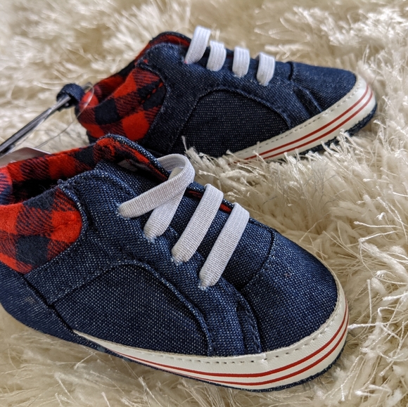 *SOLD* NWT Baby shoes sneakers - Picture 3 of 3